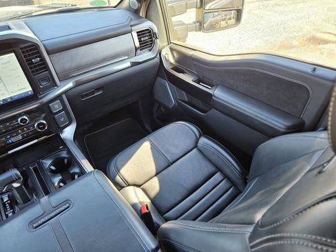 Certified 2022 Ford F150 Platinum w/ Equipment Group 701A High image 17