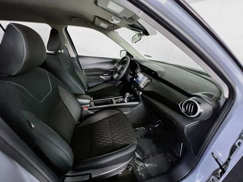 Used 2021 Nissan Kicks SV FWD image 27