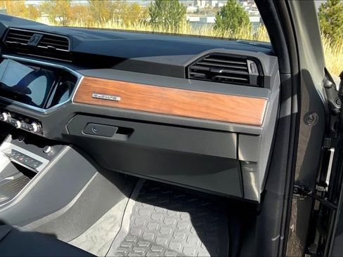 Certified 2021 Audi Q3 2.0T Premium Plus w/ Premium Plus Package image 16