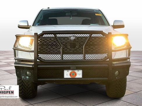 Used 2014 Toyota Tundra 4x4 CrewMax image 3