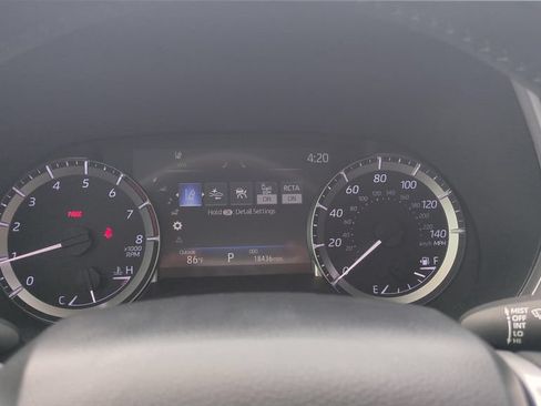 Used 2024 Toyota Highlander XLE AWD/4WD image 22