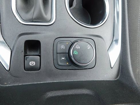 Used 2023 Chevrolet Traverse LT image 39