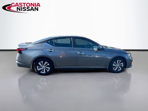 Used 2023 Nissan Altima 2.5 S FWD image 10
