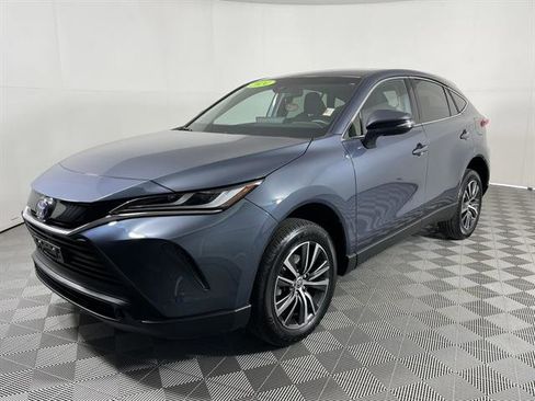 Certified 2024 Toyota Venza LE image 4