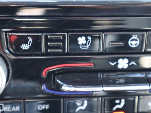 Used 2021 Jeep Grand Cherokee L Overland image 24