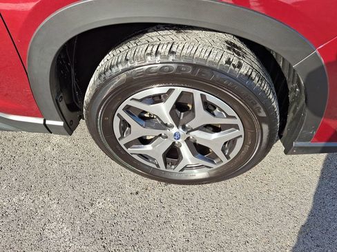 Used 2023 Subaru Forester Premium image 31