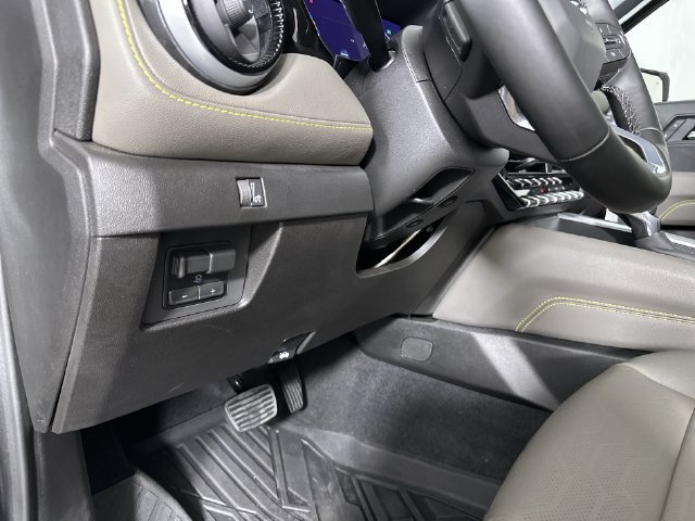 New 2026 Chevrolet Colorado ZR2 w/ Technology Package AWD/4WD image 19