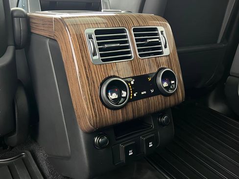 Used 2019 Land Rover Range Rover Long Wheelbase Supercharged image 21