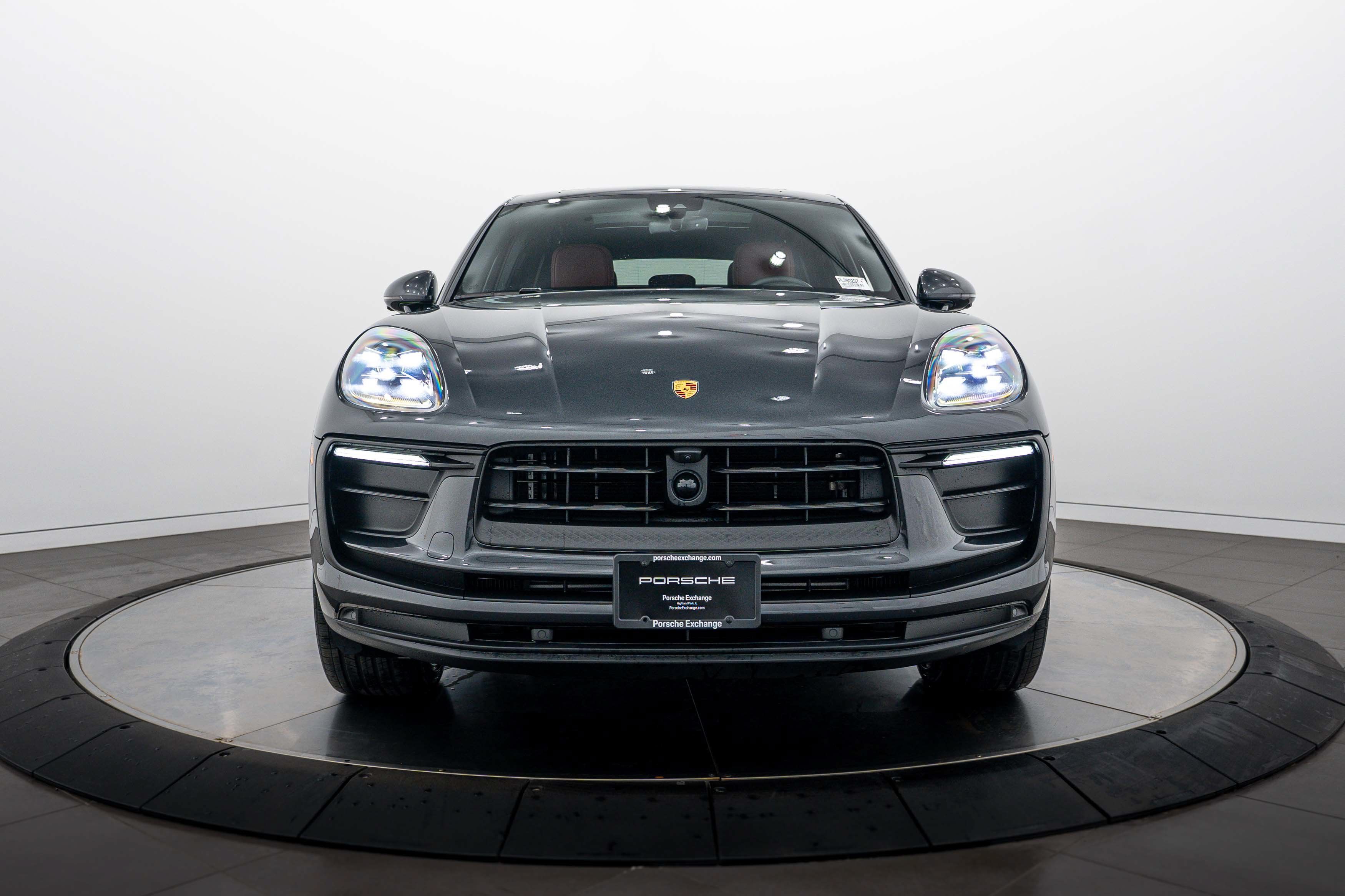 Certified 2026 Porsche Macan AWD/4WD image 10