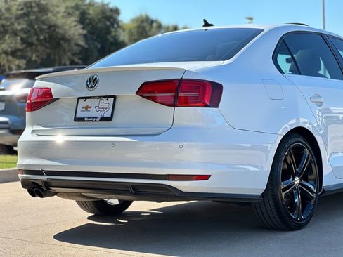 Used 2017 Volkswagen Jetta GLI image 17