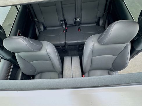 Used 2022 Lexus GX 460 Premium w/ Premium Package image 14