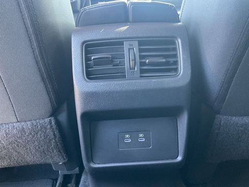 Used 2025 Nissan Rogue SV FWD image 10
