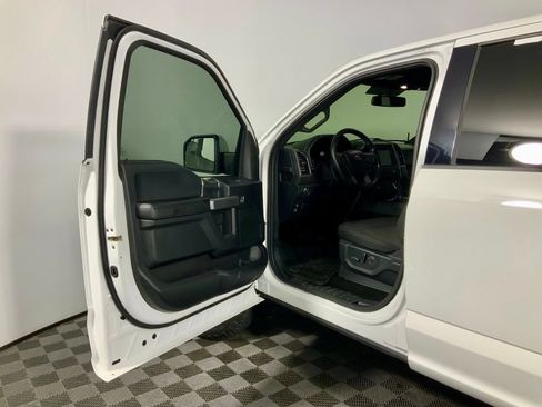 Used 2018 Ford F150 XLT w/ Equipment Group 302A Luxury AWD/4WD image 17