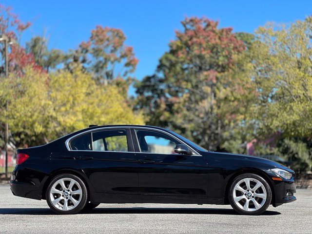Used 2015 BMW 320i xDrive Sedan AWD/4WD image 4