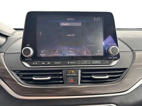 Used 2024 Nissan Altima 2.5 SV FWD image 14
