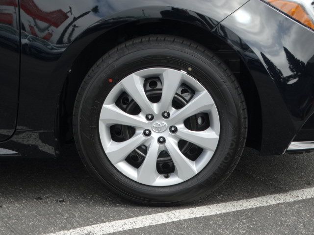 New 2026 Toyota Corolla LE FWD image 4