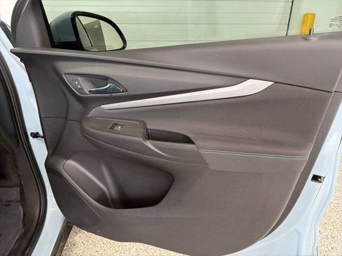 Used 2022 Chevrolet Bolt EUV LT image 19