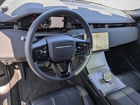 Used 2024 Land Rover Range Rover Evoque Dynamic SE image 10