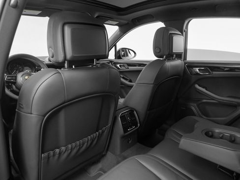 Used 2025 Porsche Macan image 38