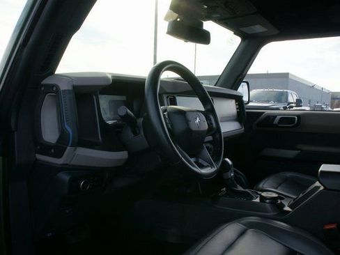 Used 2023 Ford Bronco Wildtrak image 14