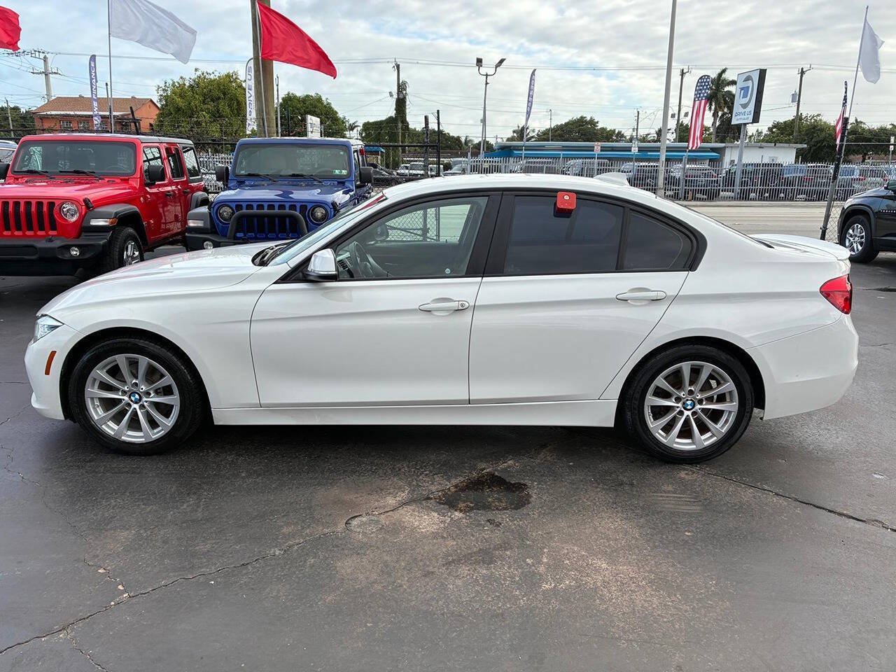 Used 2018 BMW 320i Sedan RWD image 6