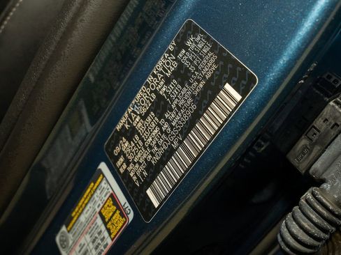 Certified 2025 Kia Sorento EX image 21