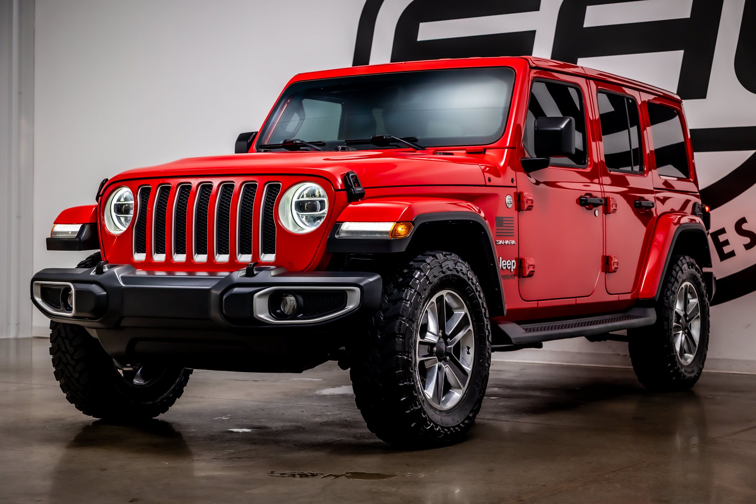 Used 2018 Jeep Wrangler Unlimited Sahara AWD/4WD image 29