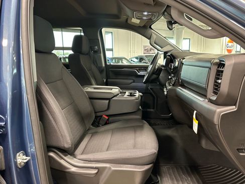 Used 2025 GMC Sierra 1500 Elevation image 36