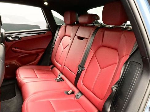 Certified 2022 Porsche Macan S AWD/4WD image 14