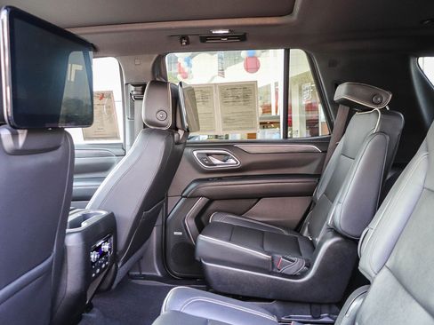 Used 2021 GMC Yukon SLT w/ SLT Luxury Plus Package image 19