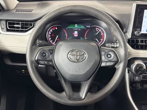 Used 2025 Toyota RAV4 XLE FWD image 23