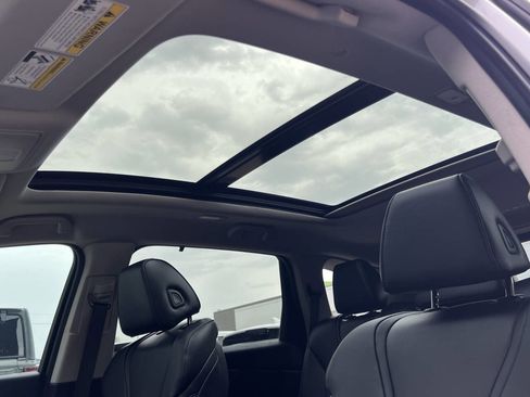 Used 2022 Acura MDX SH-AWD image 15