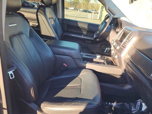 Used 2018 Ford Expedition Platinum image 13