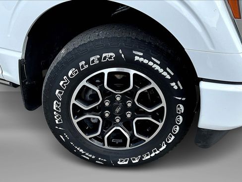 Used 2021 Ford F150 Lariat w/ Equipment Group 502A High image 9