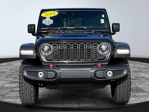 Used 2024 Jeep Wrangler Unlimited Rubicon image 3