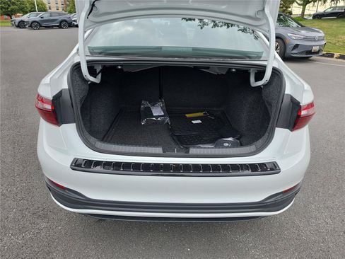 New 2026 Volkswagen Jetta SE FWD image 5