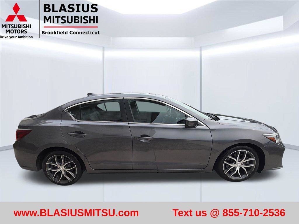 Used 2020 Acura ILX w/ Premium Package FWD image 4