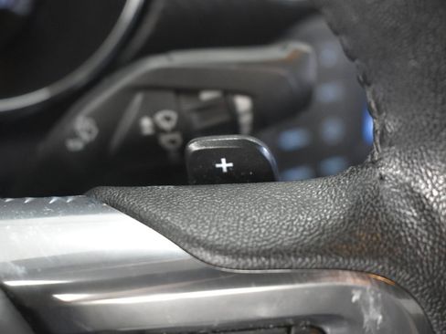 Used 2017 Ford Mustang Coupe image 18