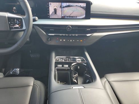 Used 2025 Nissan Murano SL image 16