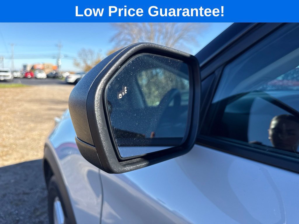 Used 2025 Ford Explorer Active AWD/4WD image 13