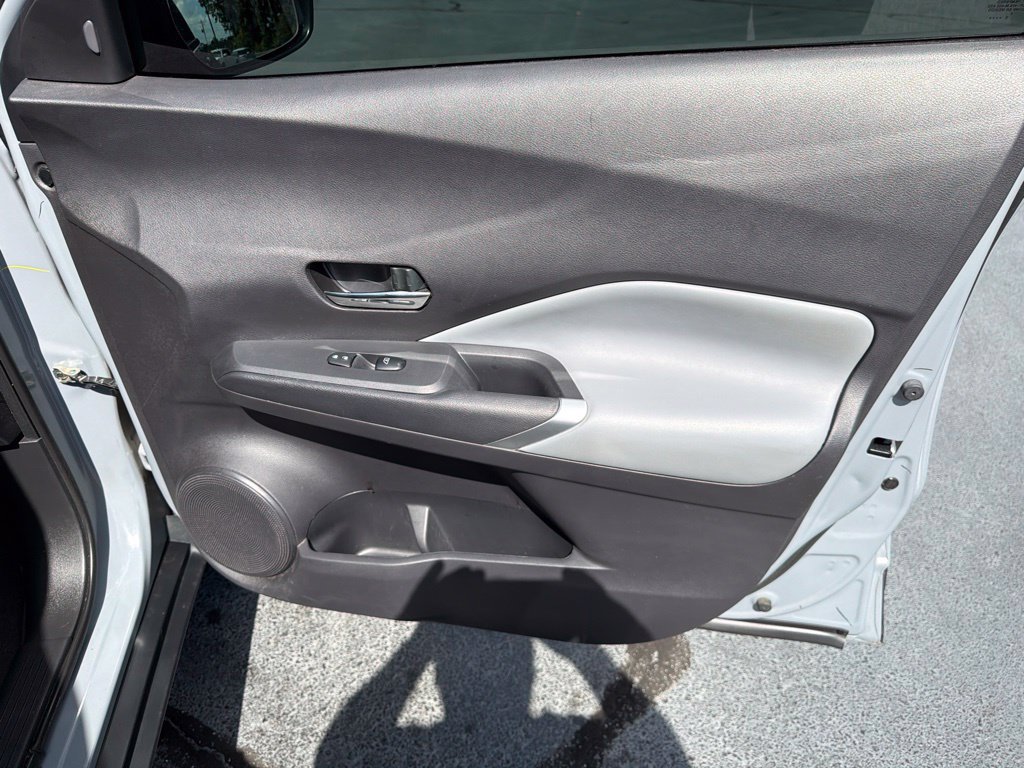 Used 2024 Nissan Kicks SR w/ SR Premium Package FWD image 22