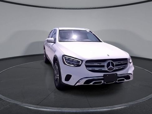 Used 2022 Mercedes-Benz GLC 300 image 2