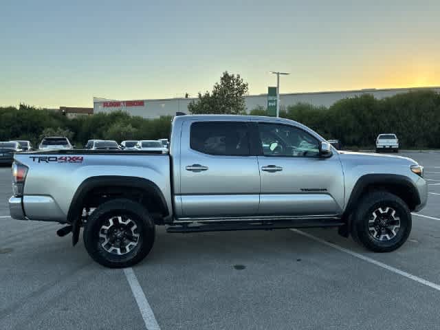 Used 2022 Toyota Tacoma TRD Off-Road AWD/4WD image 7