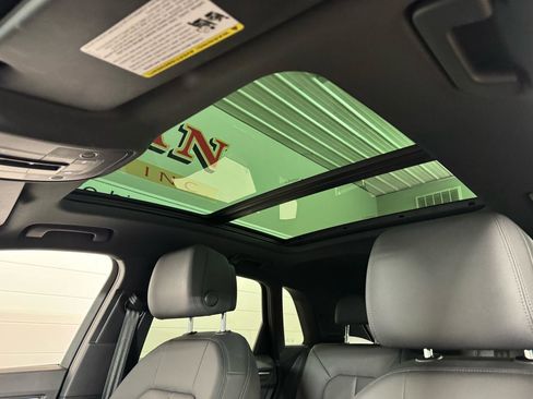 Used 2021 Audi Q3 2.0T Premium w/ Convenience Package image 15