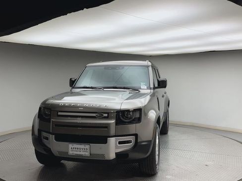 Used 2025 Land Rover Defender 110 S image 7