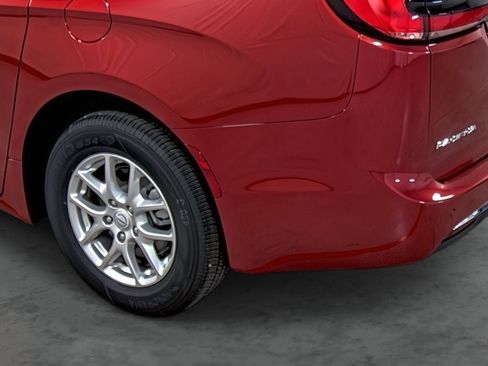 New 2026 Chrysler Pacifica Select FWD image 9