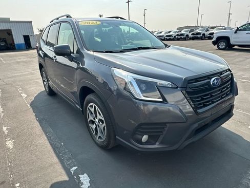 Used 2023 Subaru Forester Premium AWD/4WD image 2