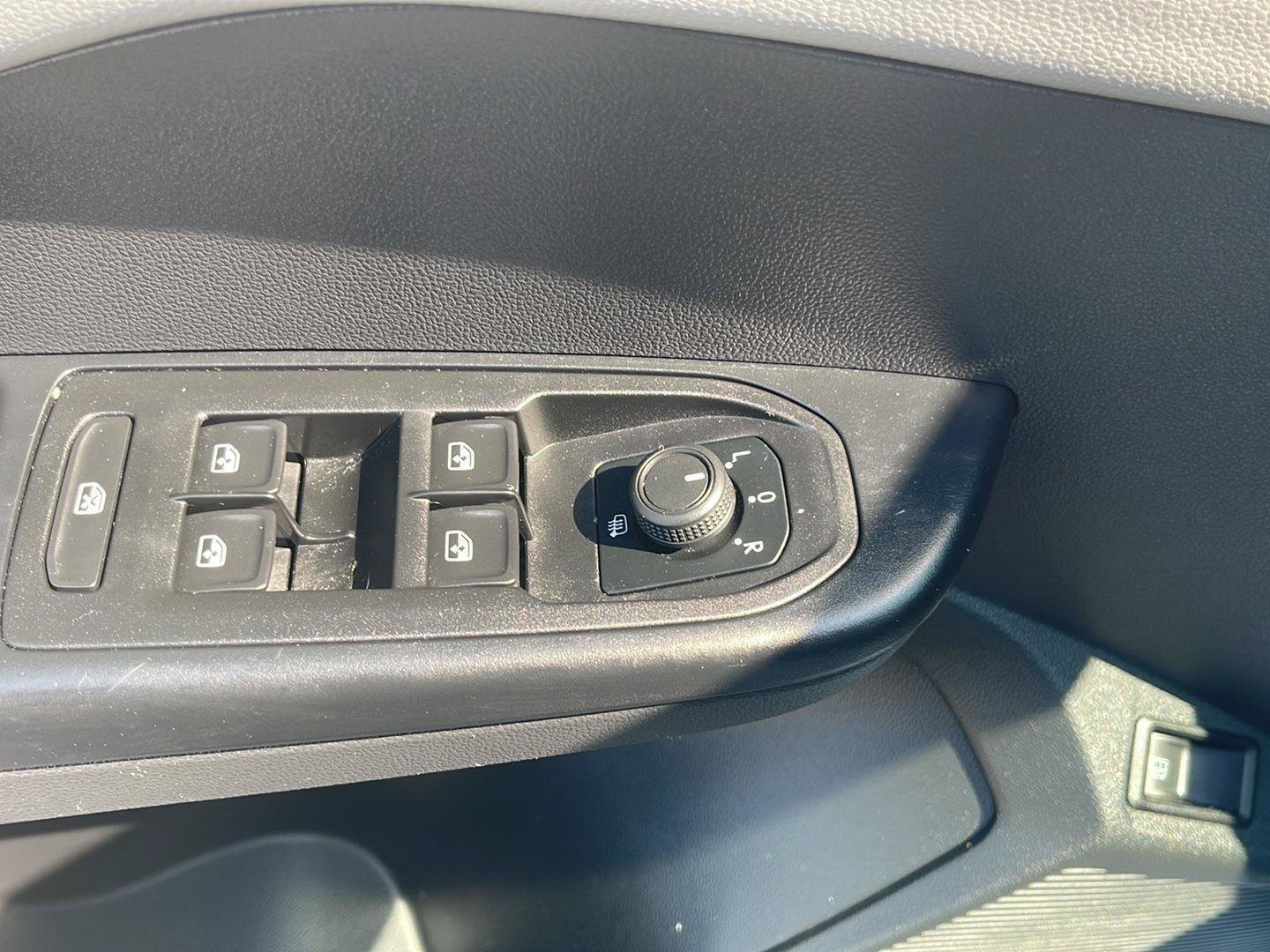 Certified 2022 Volkswagen Taos SE FWD image 26