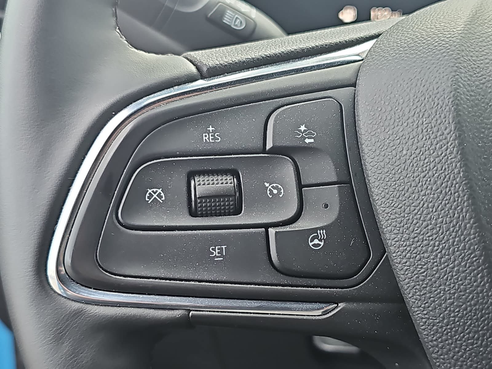 Used 2025 Buick Envista Sport Touring w/ Convenience I Package FWD image 16