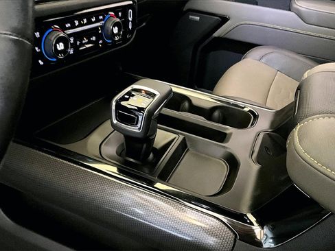 Used 2022 Chevrolet Silverado 1500 ZR2 w/ Technology Package image 15